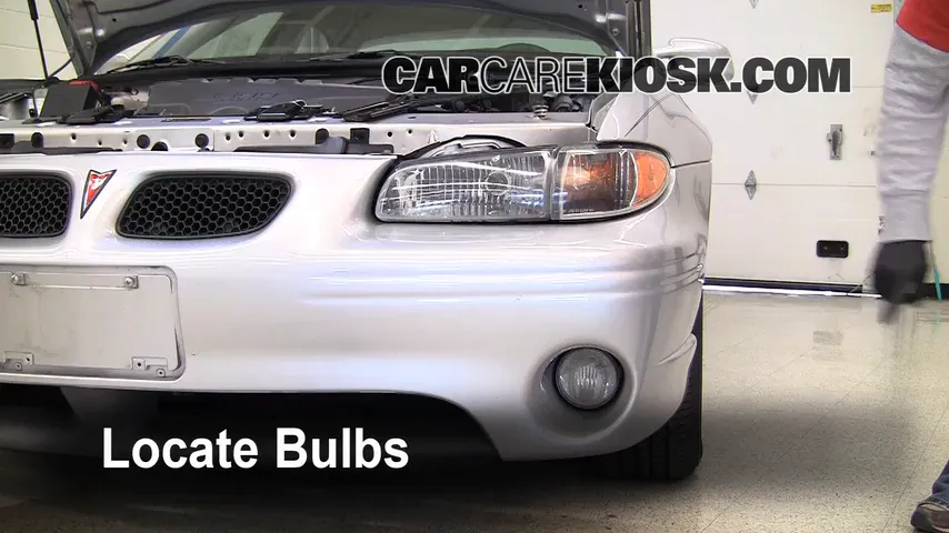 2003 Pontiac Grand Prix GT 3.8L V6 Sedan (4 Door) Lights Turn Signal - Front (replace bulb)